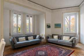 Lungotevere Bright and Elegant Period Apartment